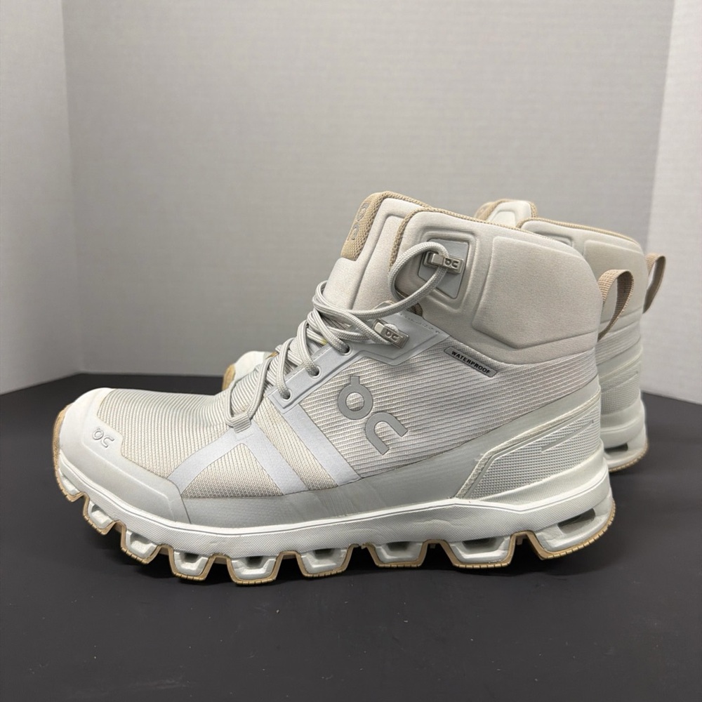 ON Women's Cloudrock Waterproof Hiking Boot Shoes Glacier/Sand Size 9 No Insoles